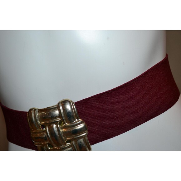 Vintage Belt Oxblood Stretch with Front Basket Gold Medallion - Picture 3 of 5